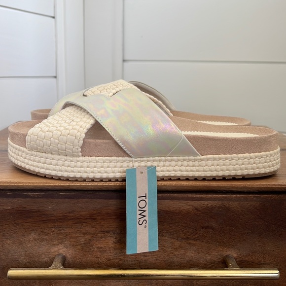 Toms Shoes - Toms sandals new with tag
